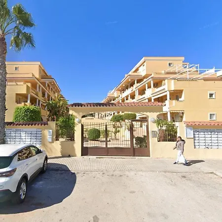 Bajo Con Jardin En Cascadas De Marina